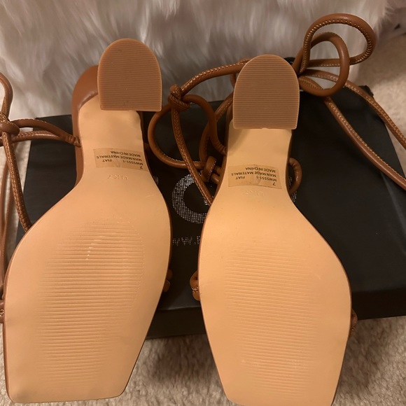 FASHIONABLE TAN HIGH HEELS - Picture 6 of 6